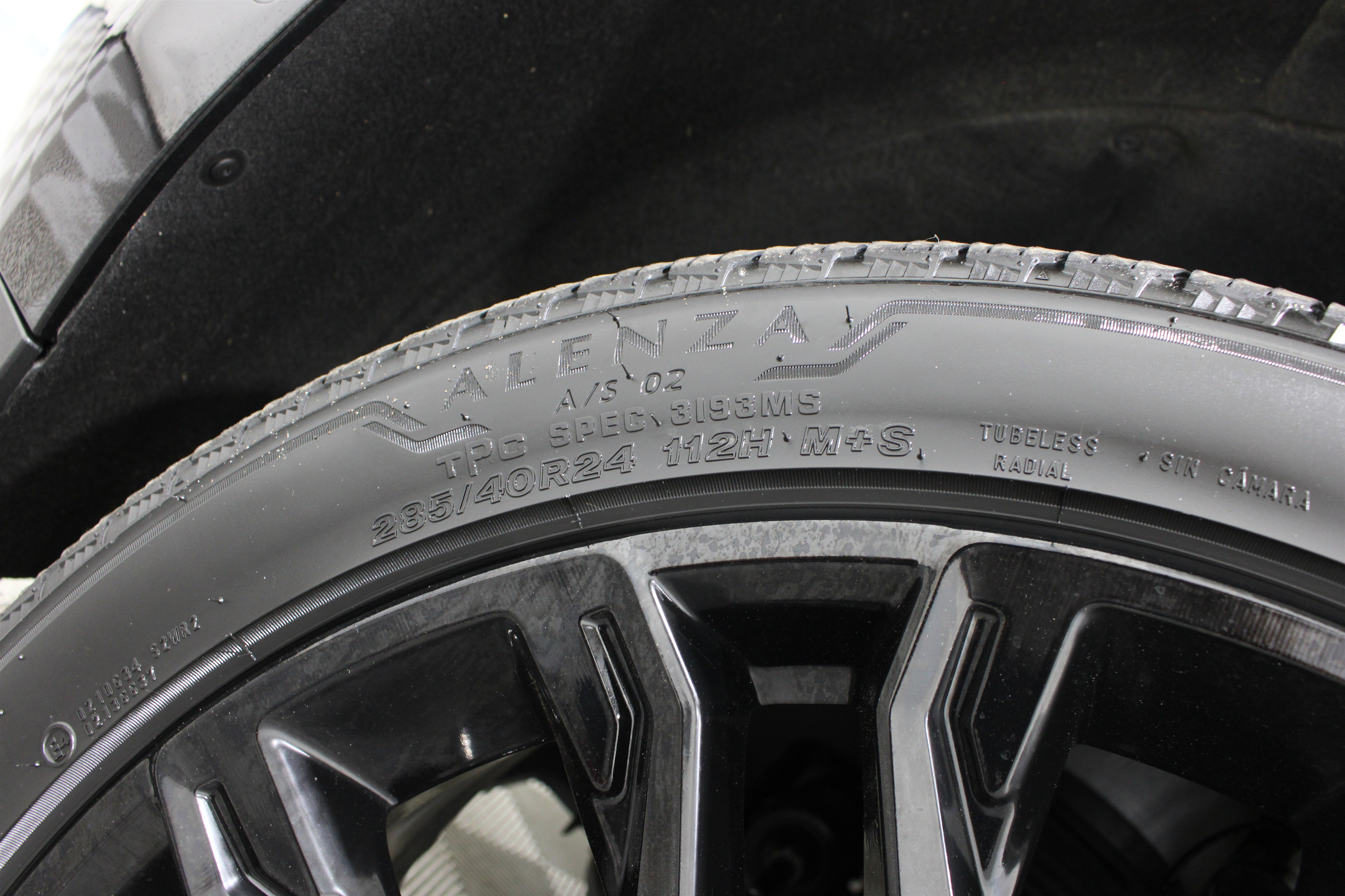 Used 2025 GMC Yukon Denali w/ Denali Reserve Package image 41