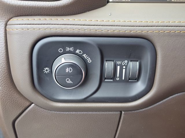 Used 2025 RAM 3500 Longhorn AWD/4WD image 32