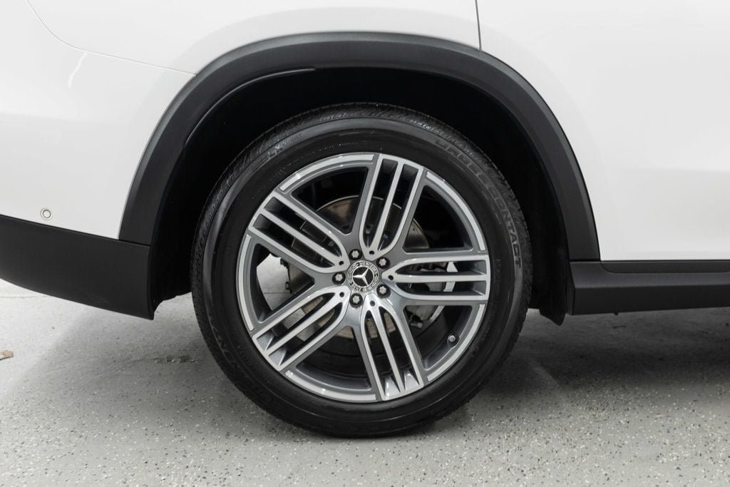 Used 2025 Mercedes-Benz GLS 450 4MATIC image 37