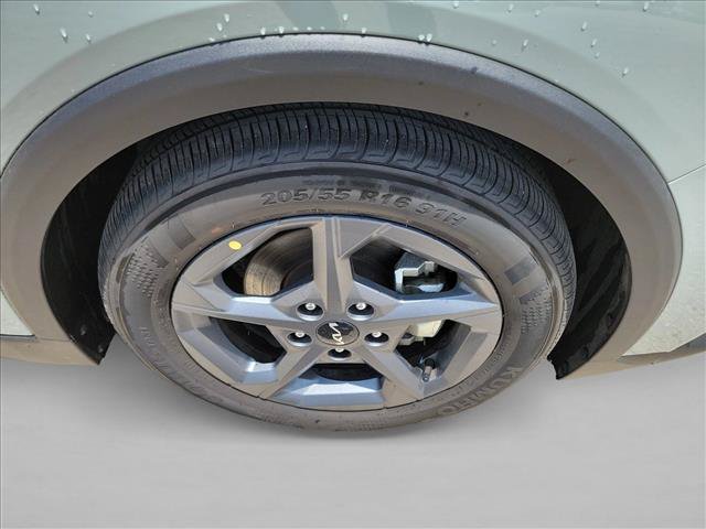 Used 2025 Kia K4 FWD image 10