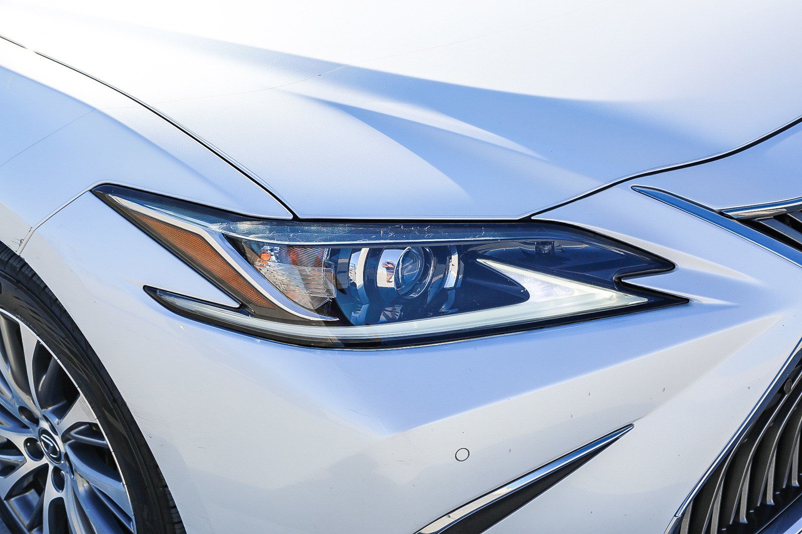 Used 2020 Lexus ES 300h w/ Premium Package FWD image 8