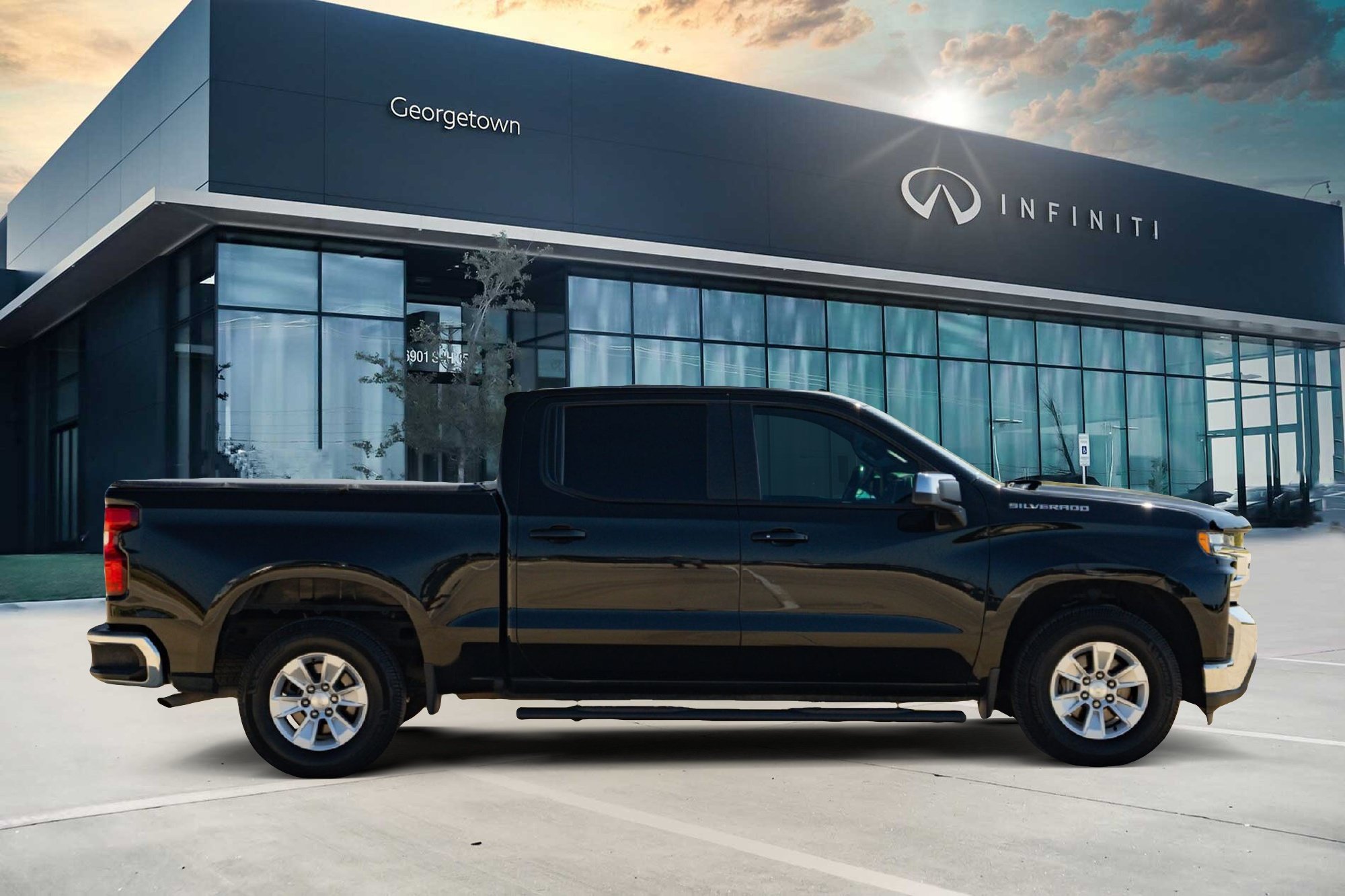 Used 2021 Chevrolet Silverado 1500 LT RWD image 4