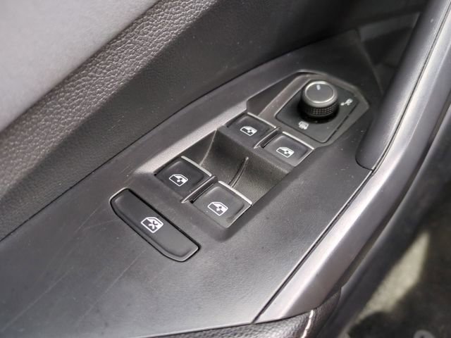 Used 2025 Volkswagen Jetta SE FWD image 27