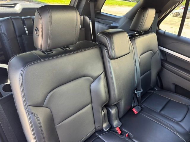 Used 2017 Ford Explorer XLT w/ Equipment Group 202A image 32