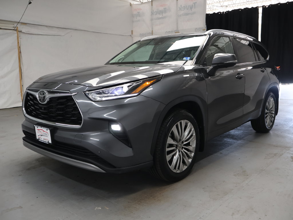 Used 2023 Toyota Highlander Platinum AWD/4WD image 3