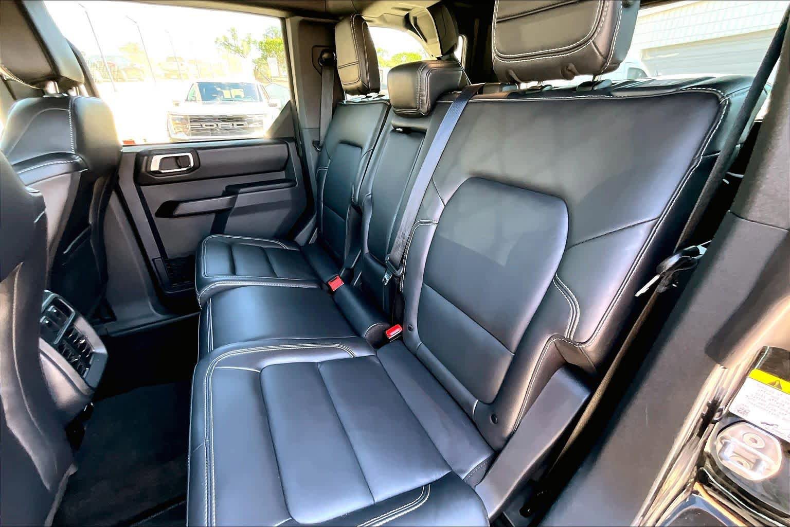 Used 2025 Ford Bronco Outer Banks AWD/4WD image 21