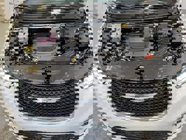 Used 2026 Chrysler Pacifica Select image 9