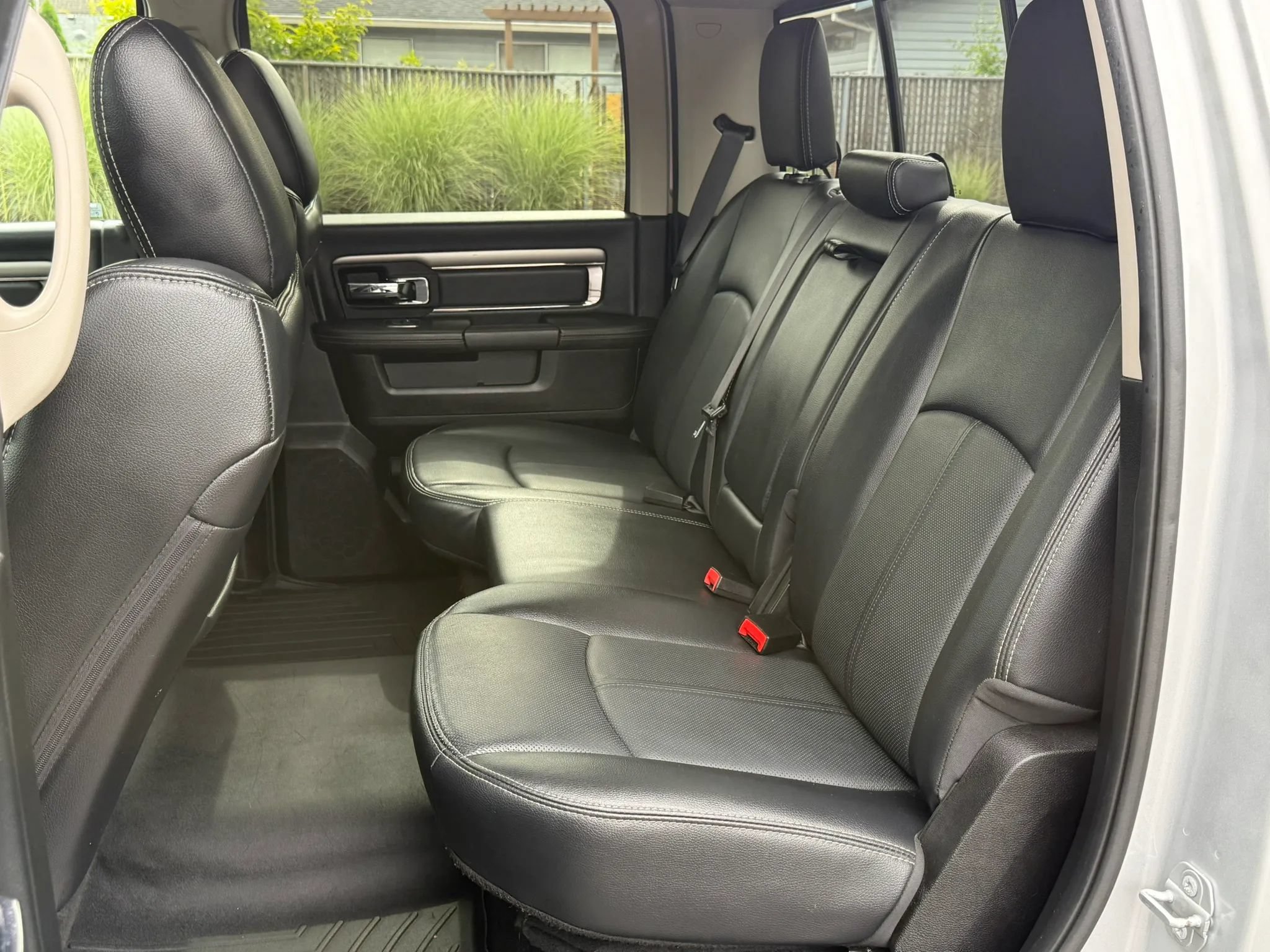 Used 2018 RAM 2500 Laramie w/ Sport Appearance Group AWD/4WD image 23