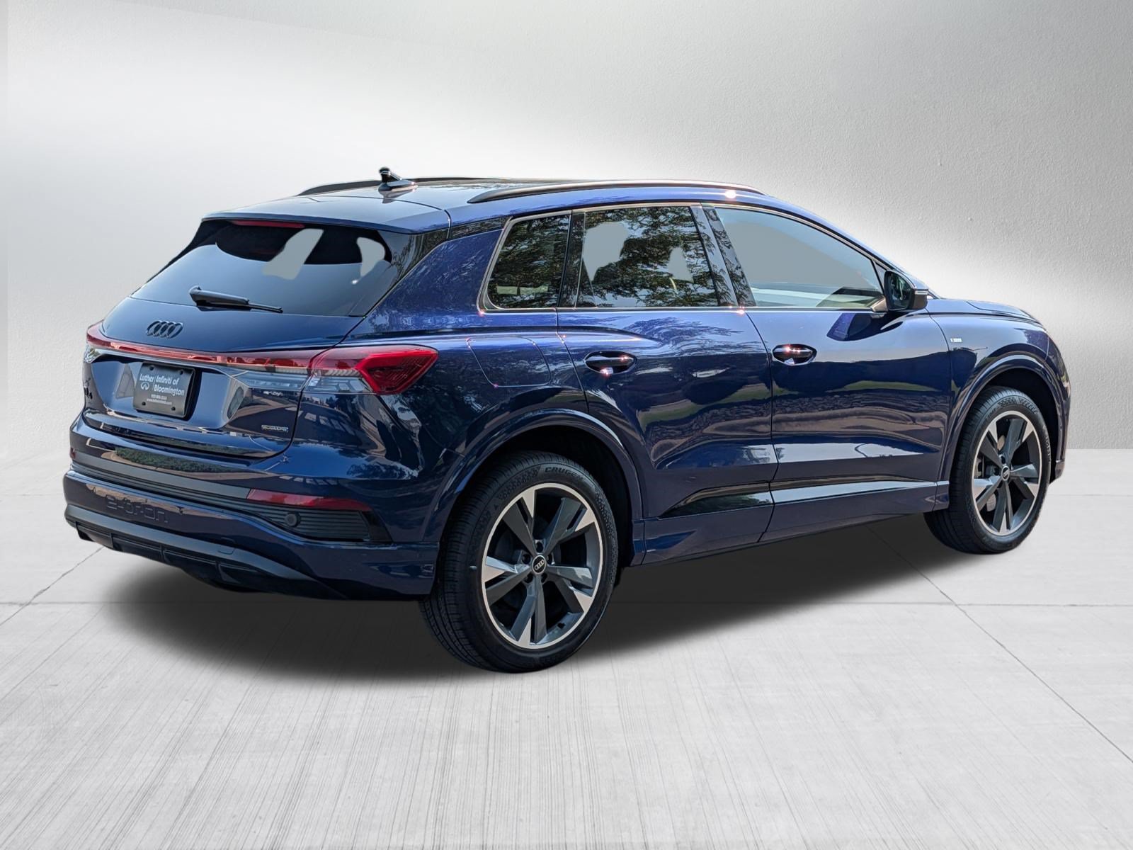 Used 2023 Audi Q4 e-tron Premium Plus w/ Premium Plus AWD/4WD image 7