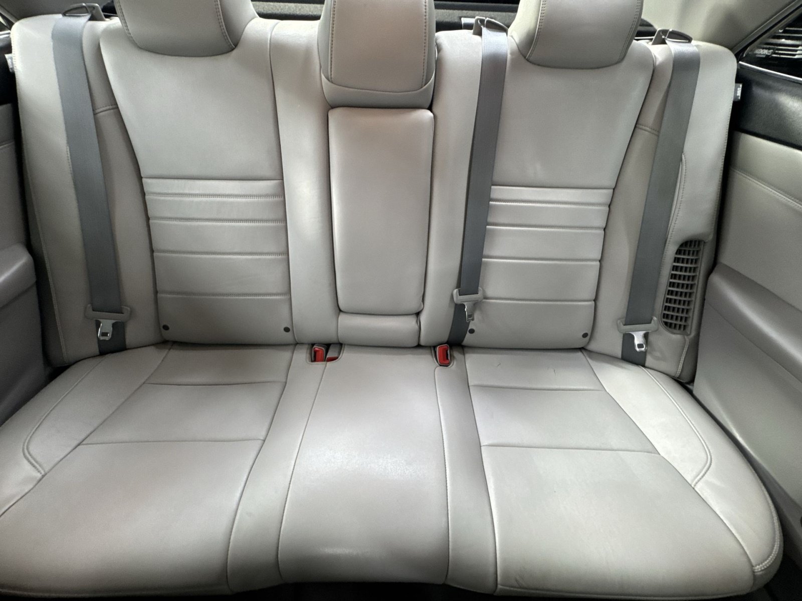 Used 2015 Toyota Camry XLE w/ Moonroof Package FWD image 15