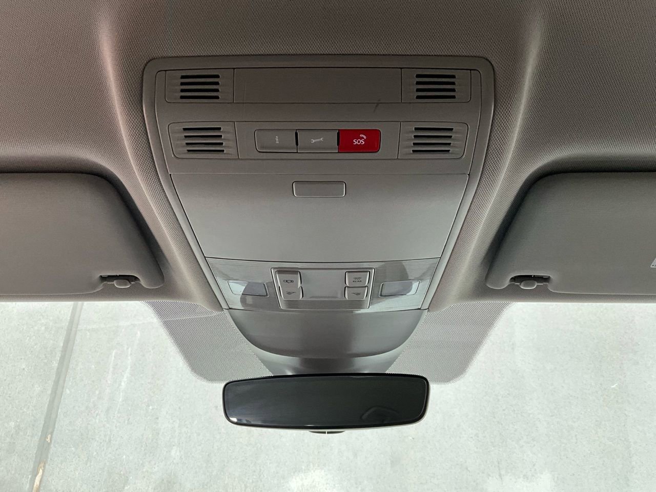 Used 2025 Volkswagen Taos SE image 16