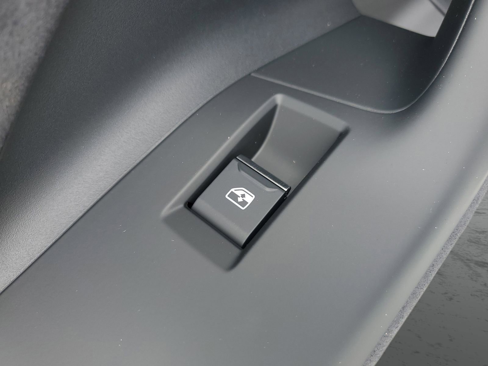 New 2025 Audi SQ6 e-tron Premium Plus AWD/4WD image 17