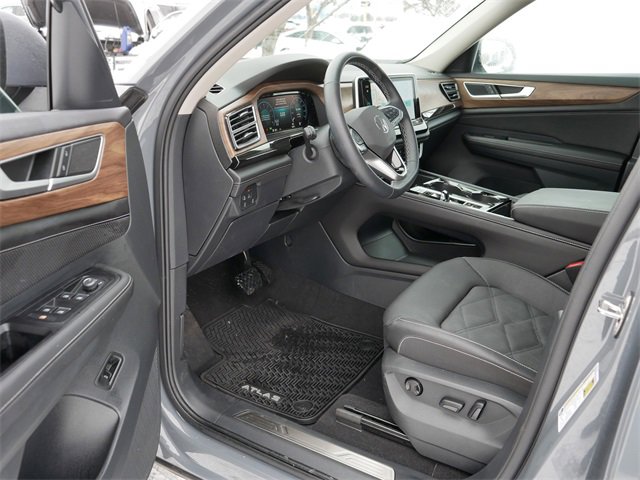 Certified 2025 Volkswagen Atlas SE image 12