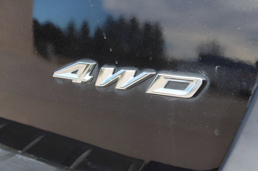 Used 2023 Ford Explorer XLT image 12