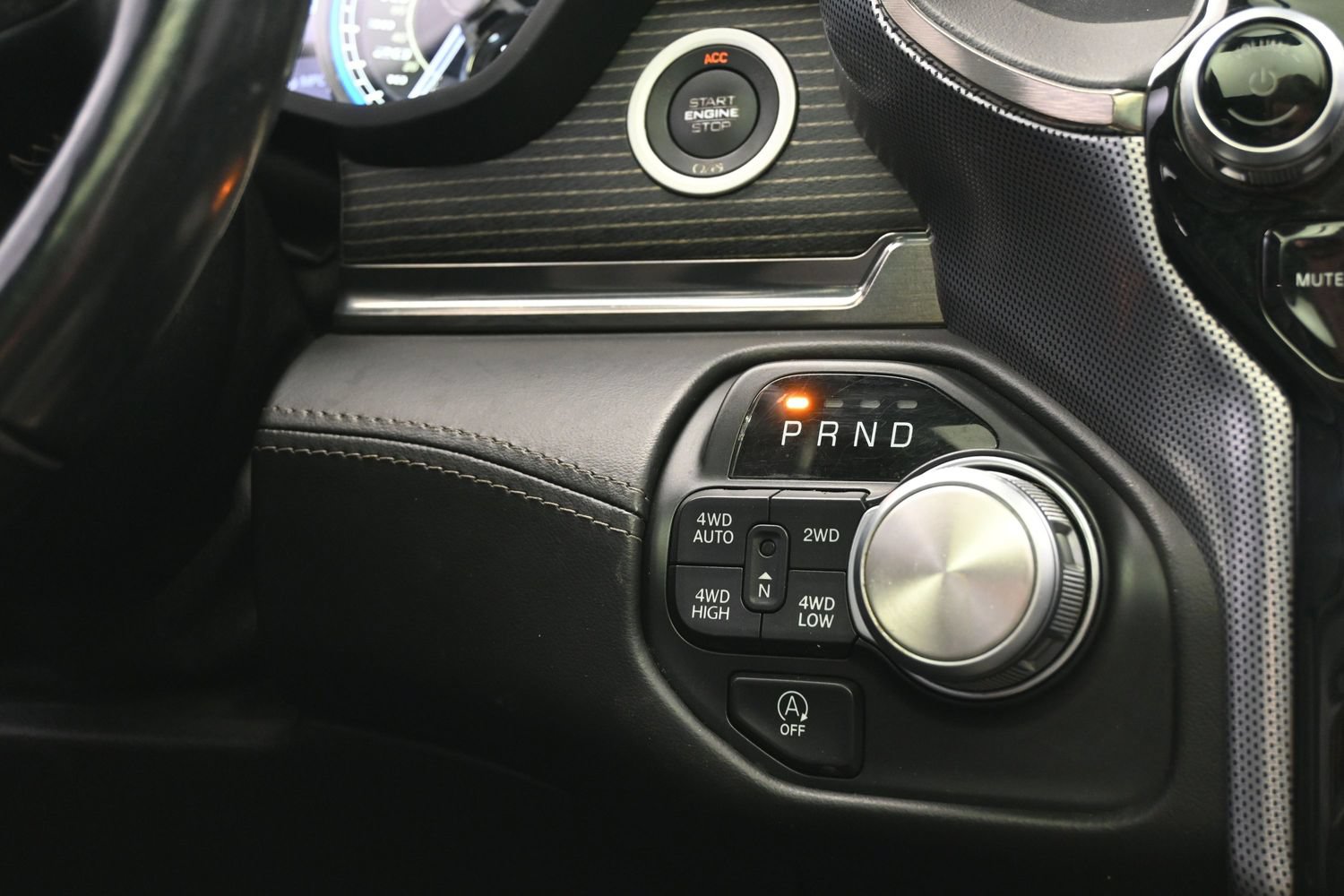 Used 2020 RAM 1500 Limited w/ Black Appearance Package AWD/4WD image 38