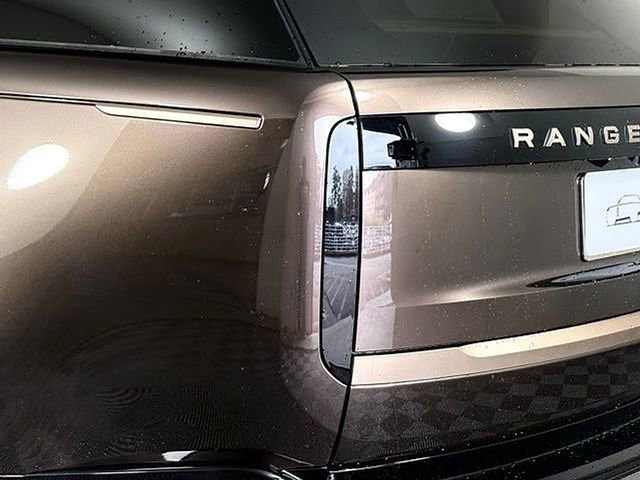 New 2026 Land Rover Range Rover SV AWD/4WD image 14