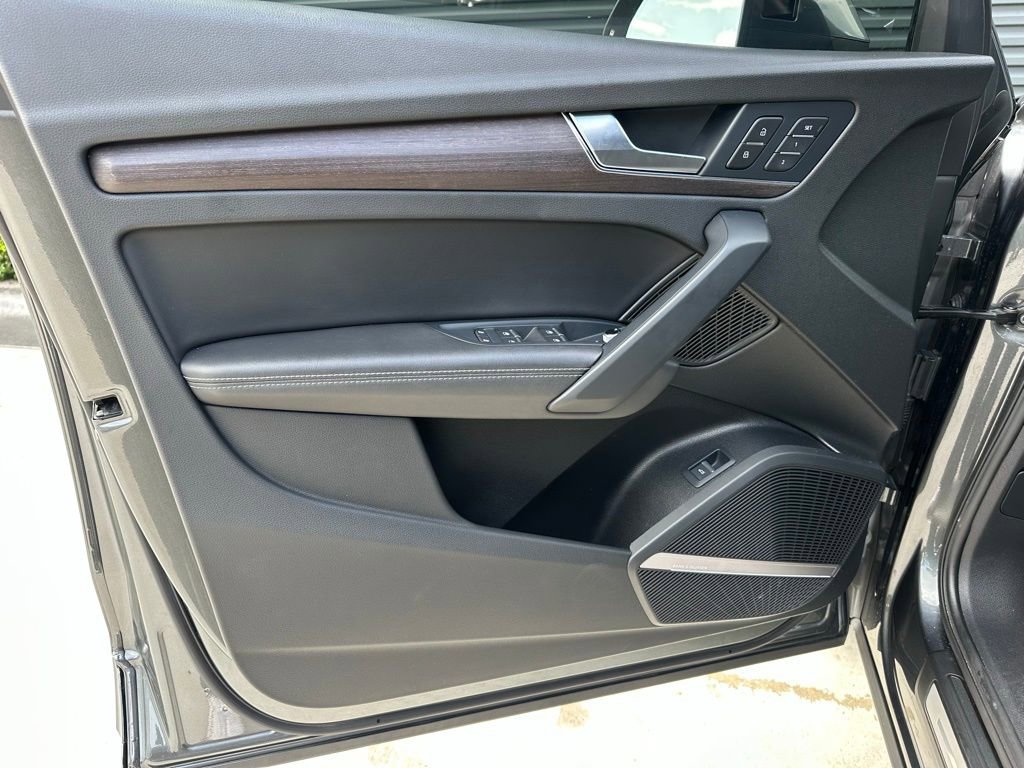 Used 2021 Audi Q5 Prestige w/ Prestige Package AWD/4WD image 19