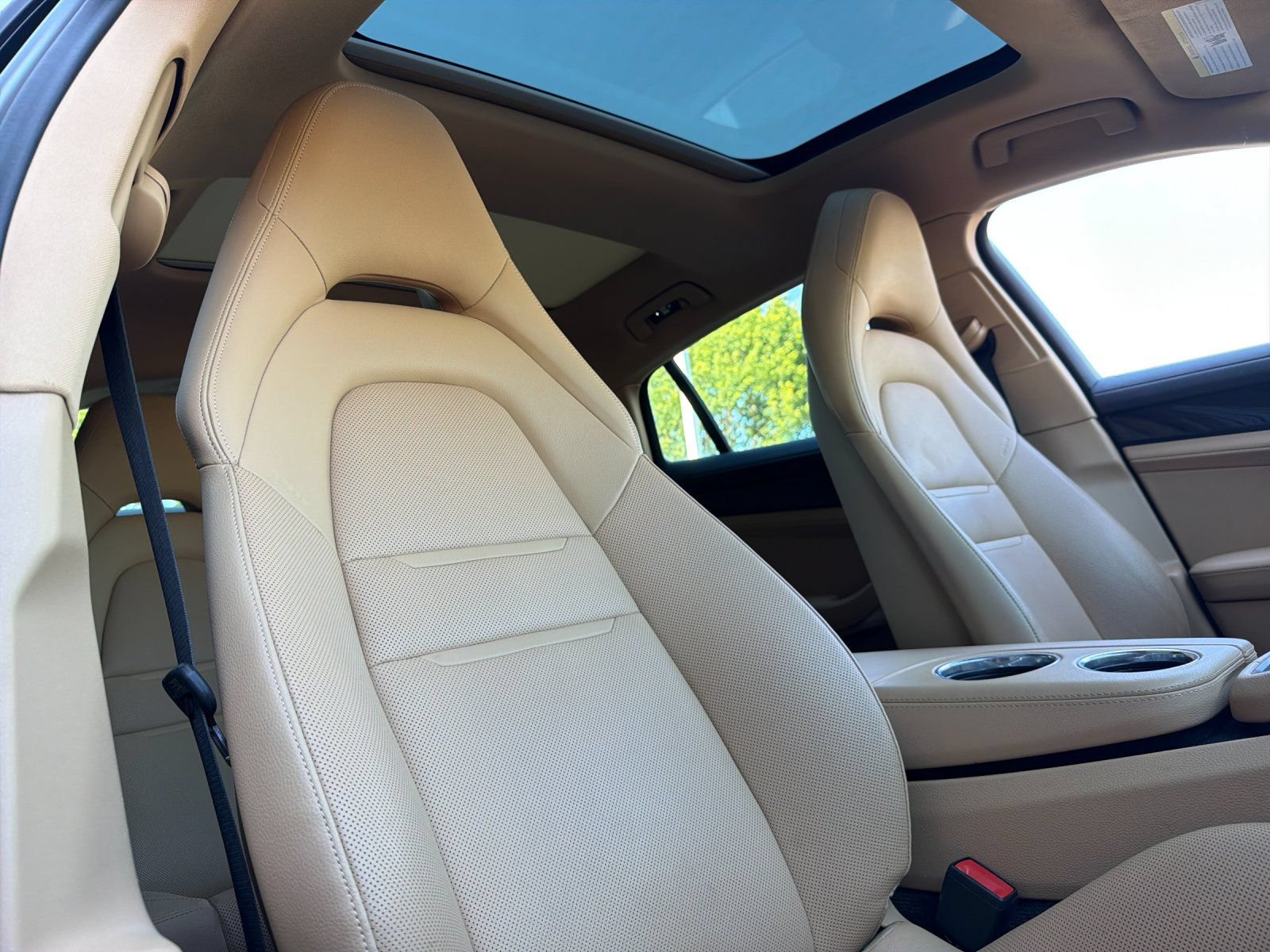 Used 2023 Porsche Panamera AWD/4WD image 17