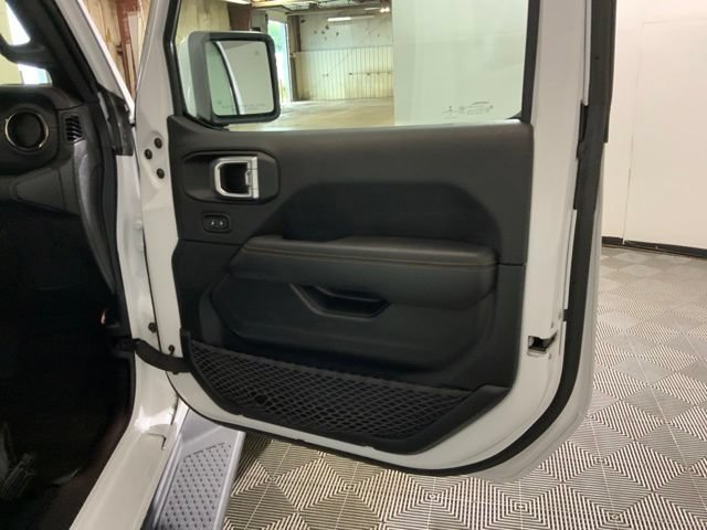 Used 2022 Jeep Gladiator Overland AWD/4WD image 24