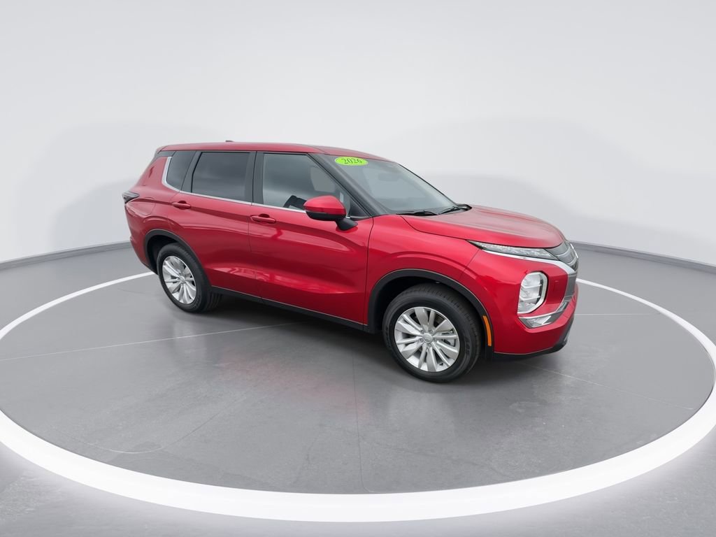 New 2026 Mitsubishi Outlander ES image 2