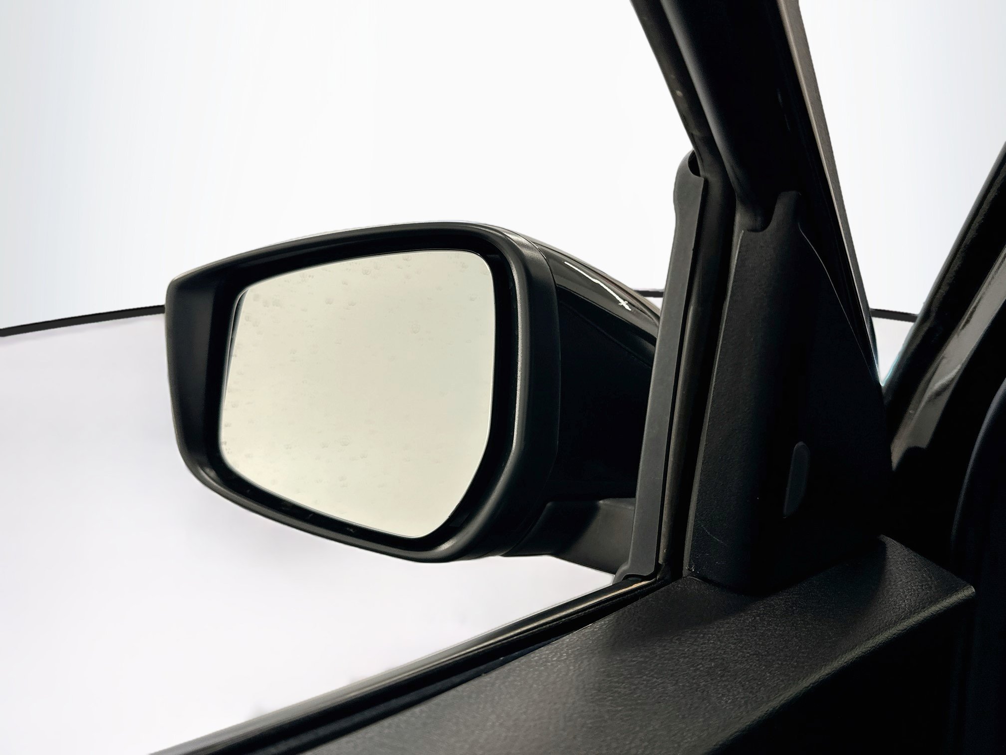 Used 2024 Nissan Kicks SR FWD image 16