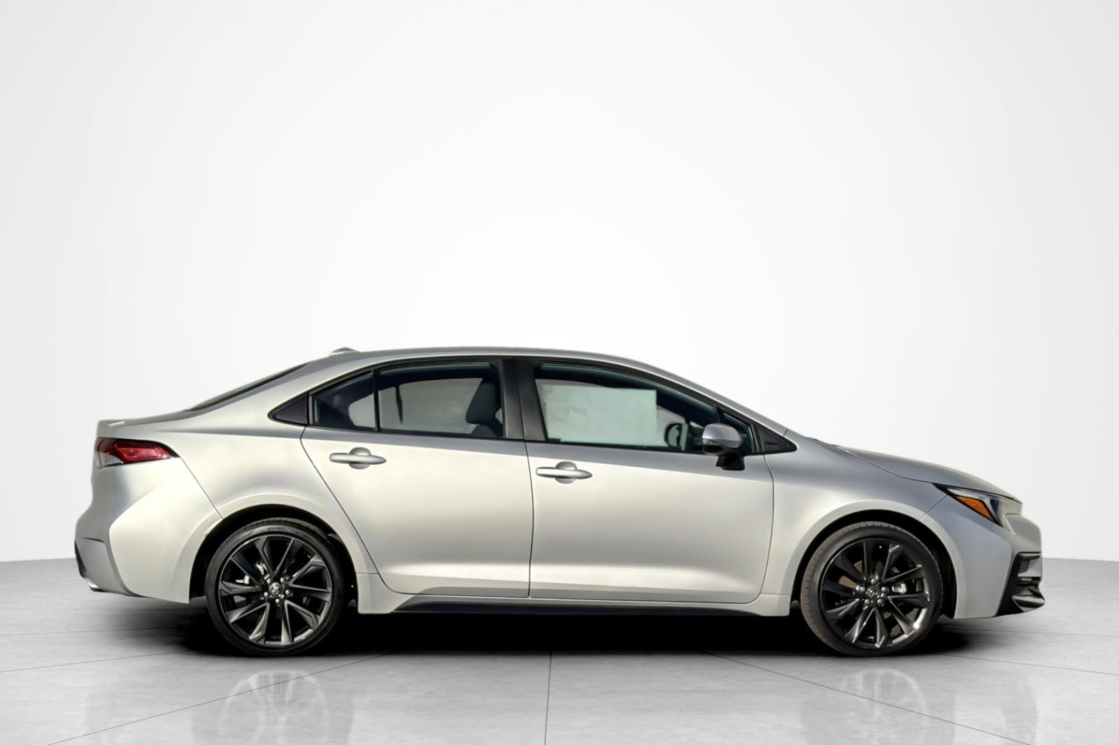 Certified 2025 Toyota Corolla SE image 6