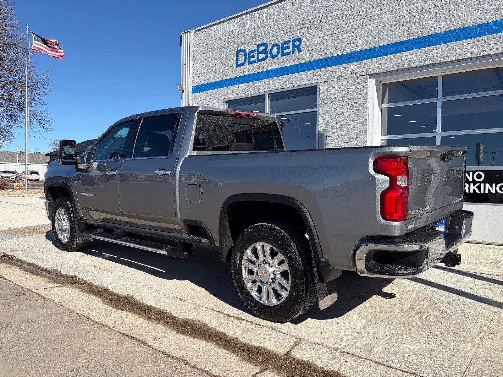 Used 2024 Chevrolet Silverado 2500 LTZ w/ LTZ Plus Package image 3