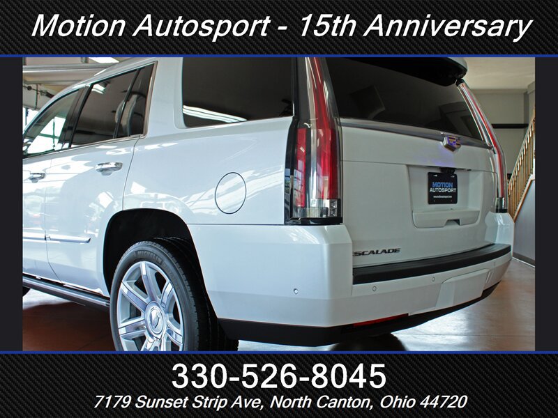Used 2017 Cadillac Escalade Premium Luxury AWD/4WD image 8