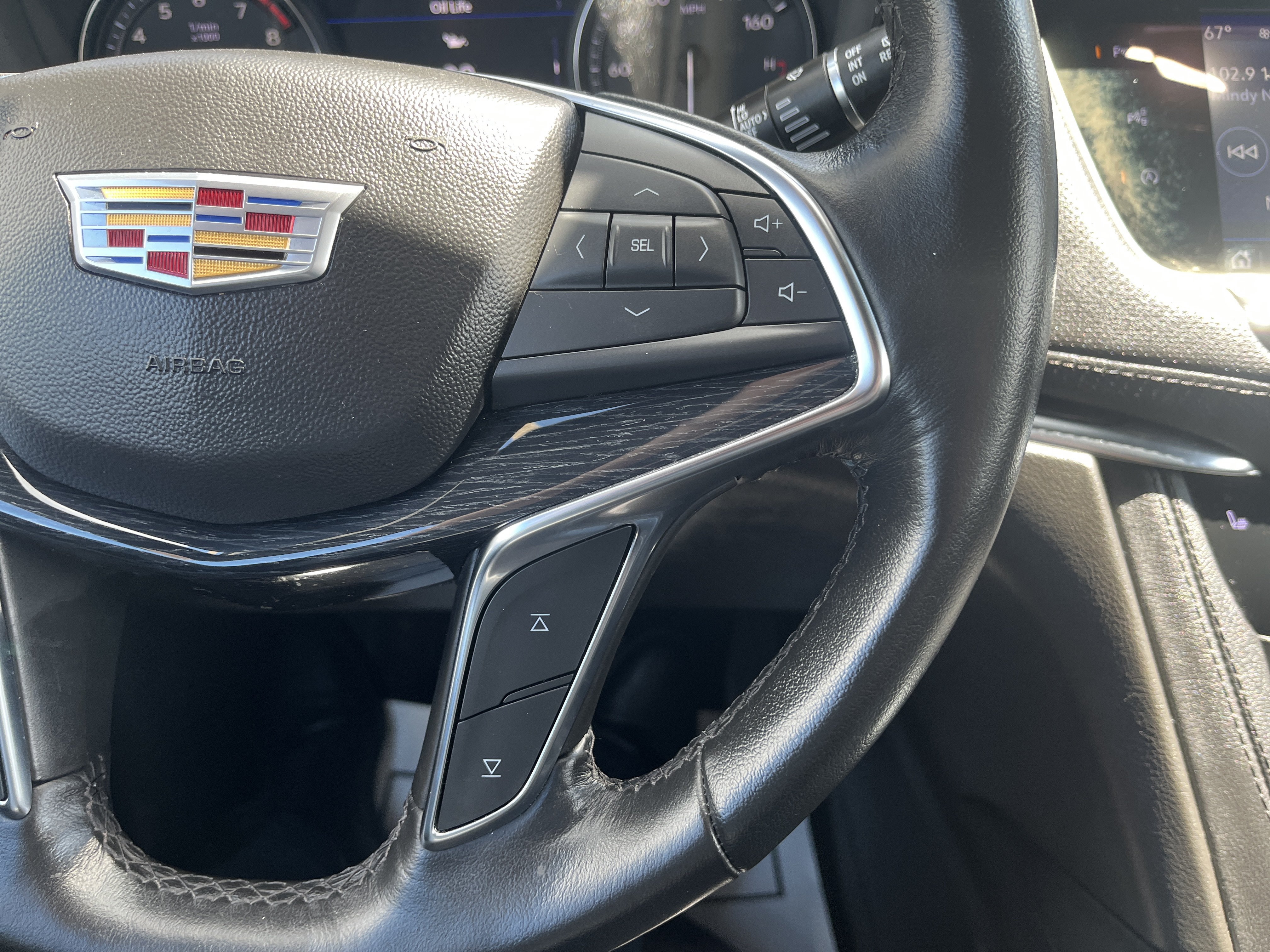 Used 2023 Cadillac XT5 Premium Luxury w/ Technology Package AWD/4WD image 25