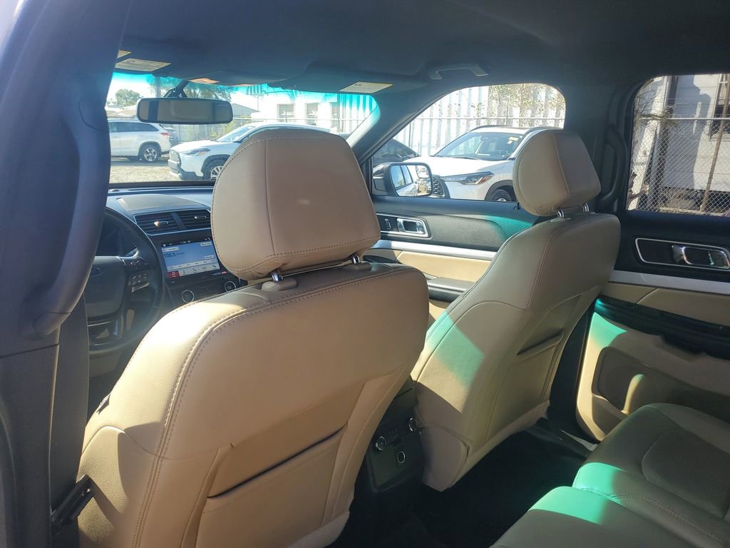 Used 2017 Ford Explorer XLT w/ Equipment Group 202A image 12