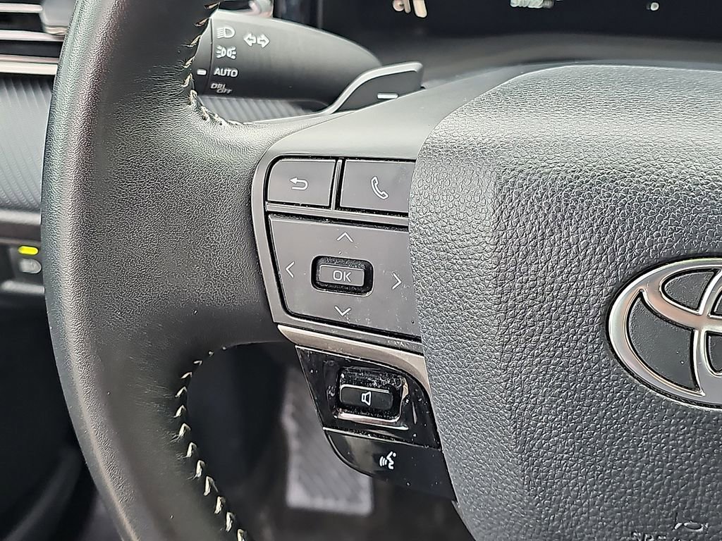 Used 2025 Toyota Camry SE FWD image 21