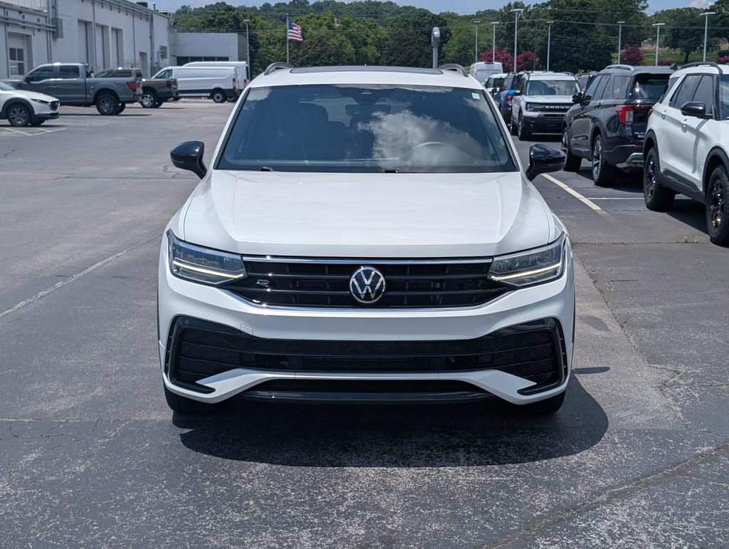 Used 2023 Volkswagen Tiguan SE R-Line FWD image 7