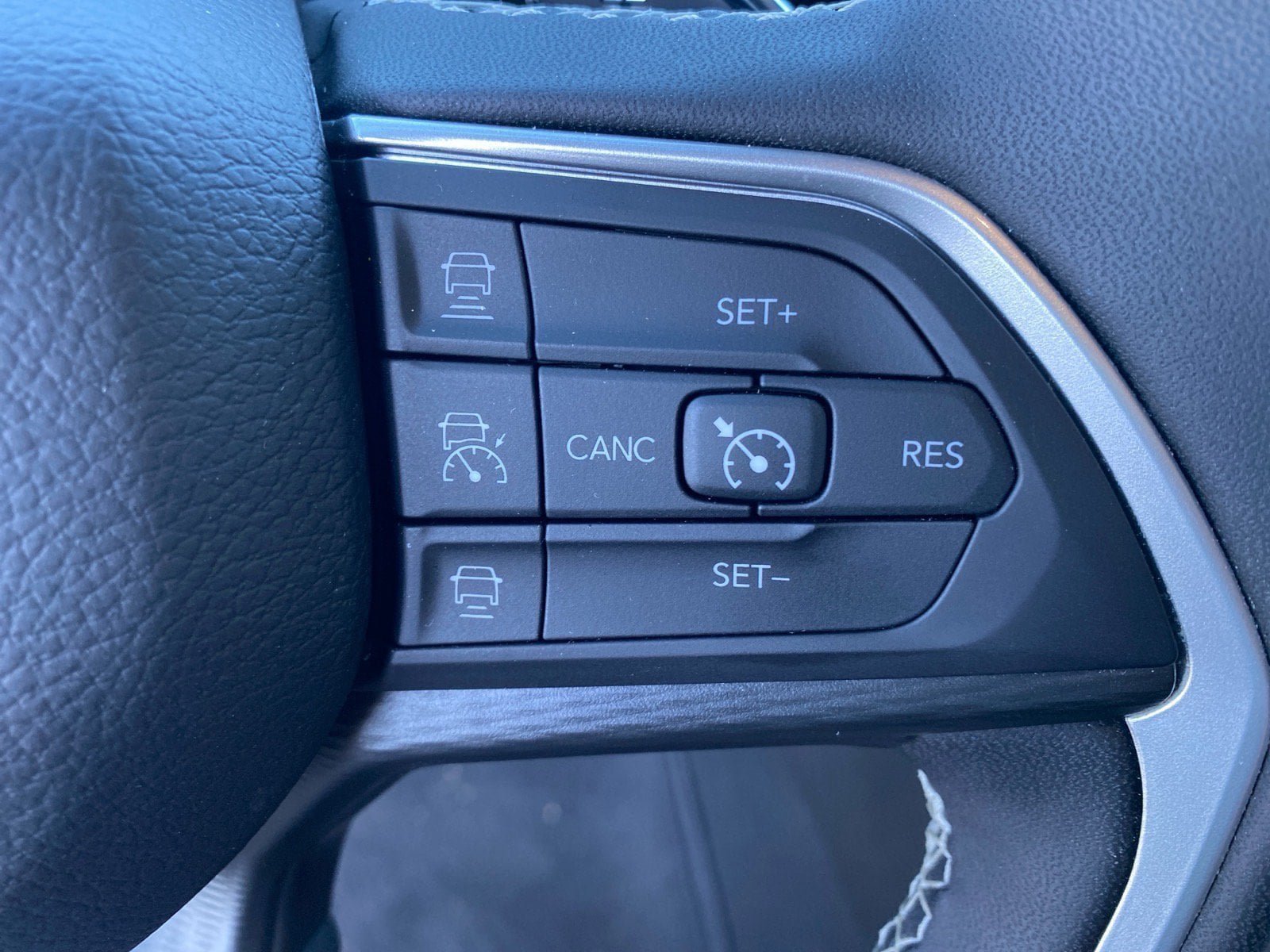 Used 2024 Jeep Grand Cherokee Altitude AWD/4WD image 17