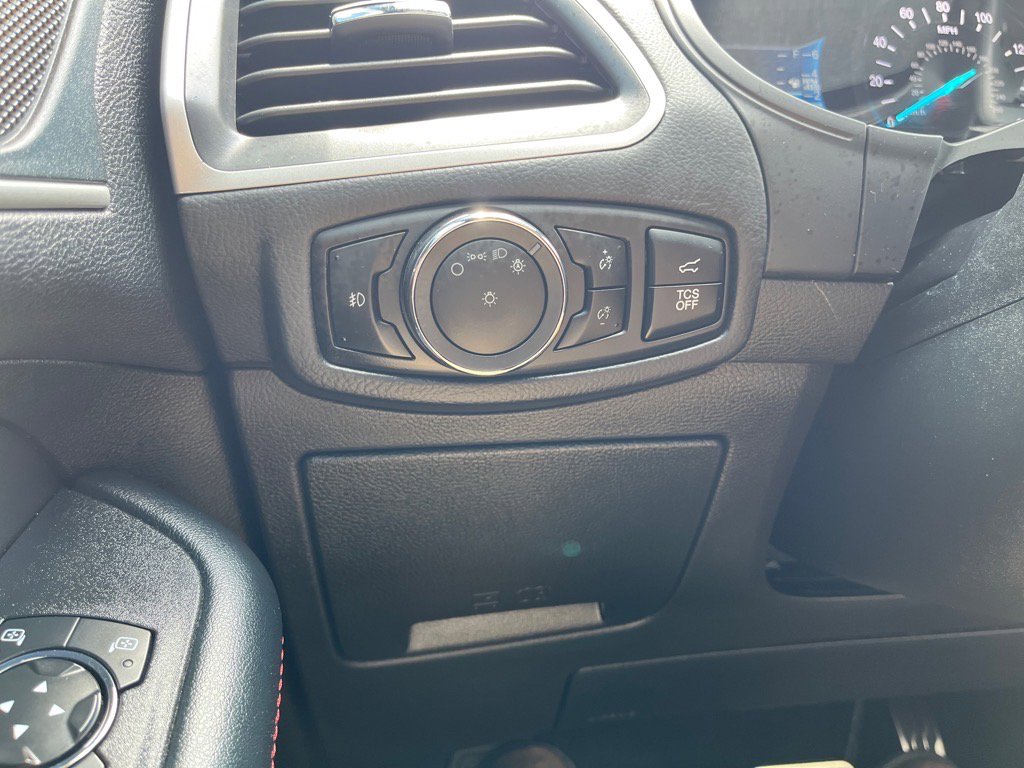 Used 2024 Ford Edge ST-Line w/ Cold Weather Package image 27