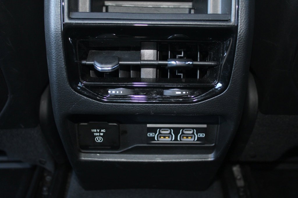 Used 2023 Jeep Grand Cherokee Altitude image 33