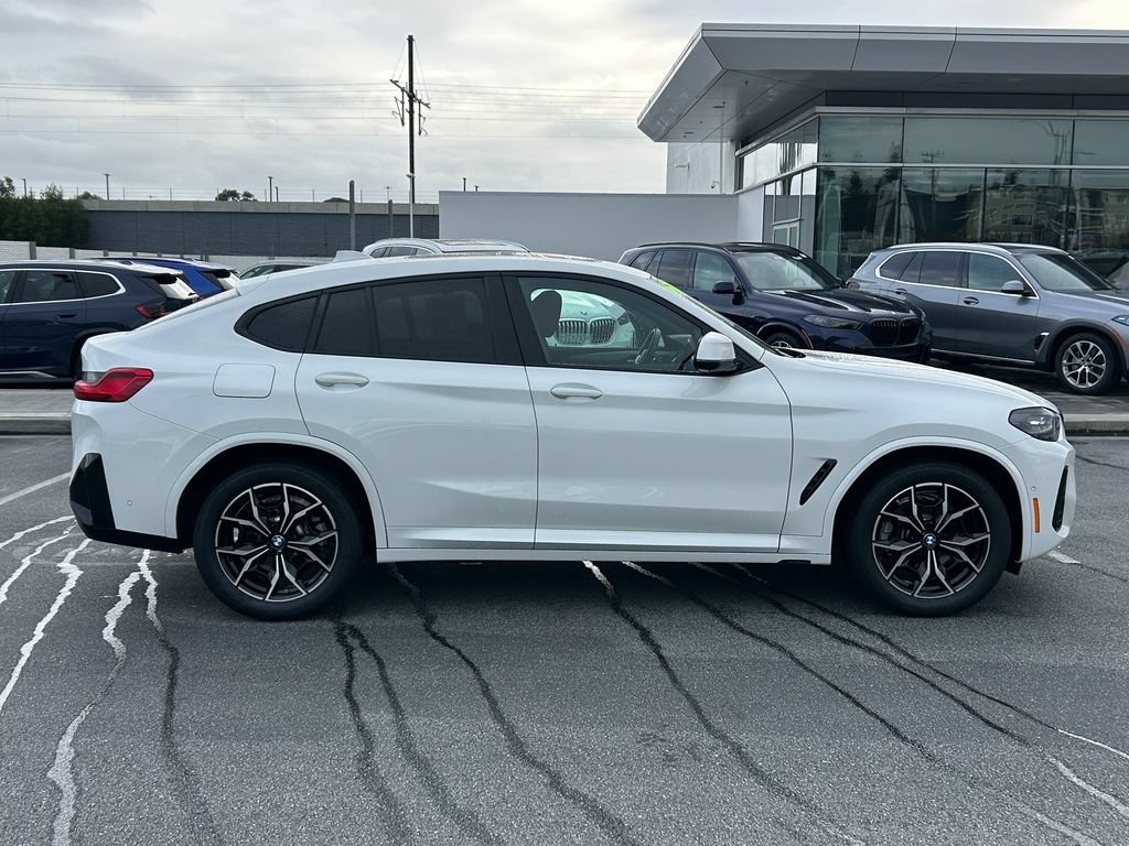 Used 2025 BMW X4 xDrive30i w/ M Sport Package AWD/4WD image 6