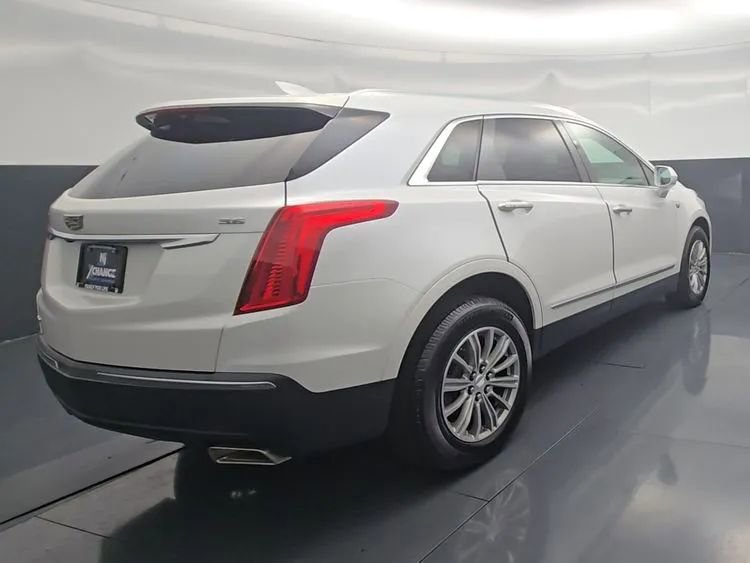 Used 2018 Cadillac XT5 Luxury w/ Driver Awareness Package AWD/4WD image 14
