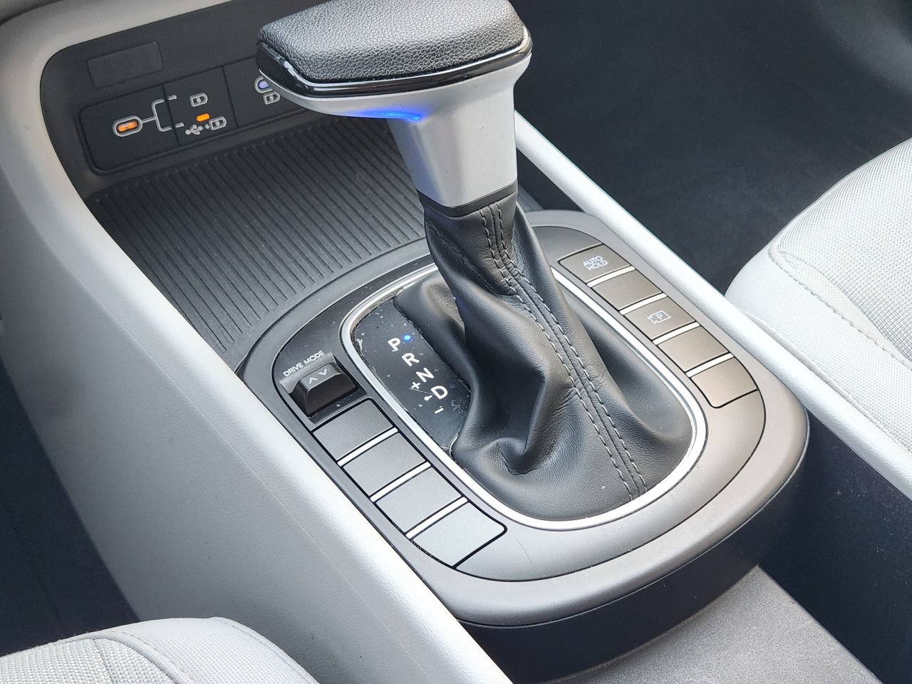 Used 2024 Hyundai Kona SE FWD image 18