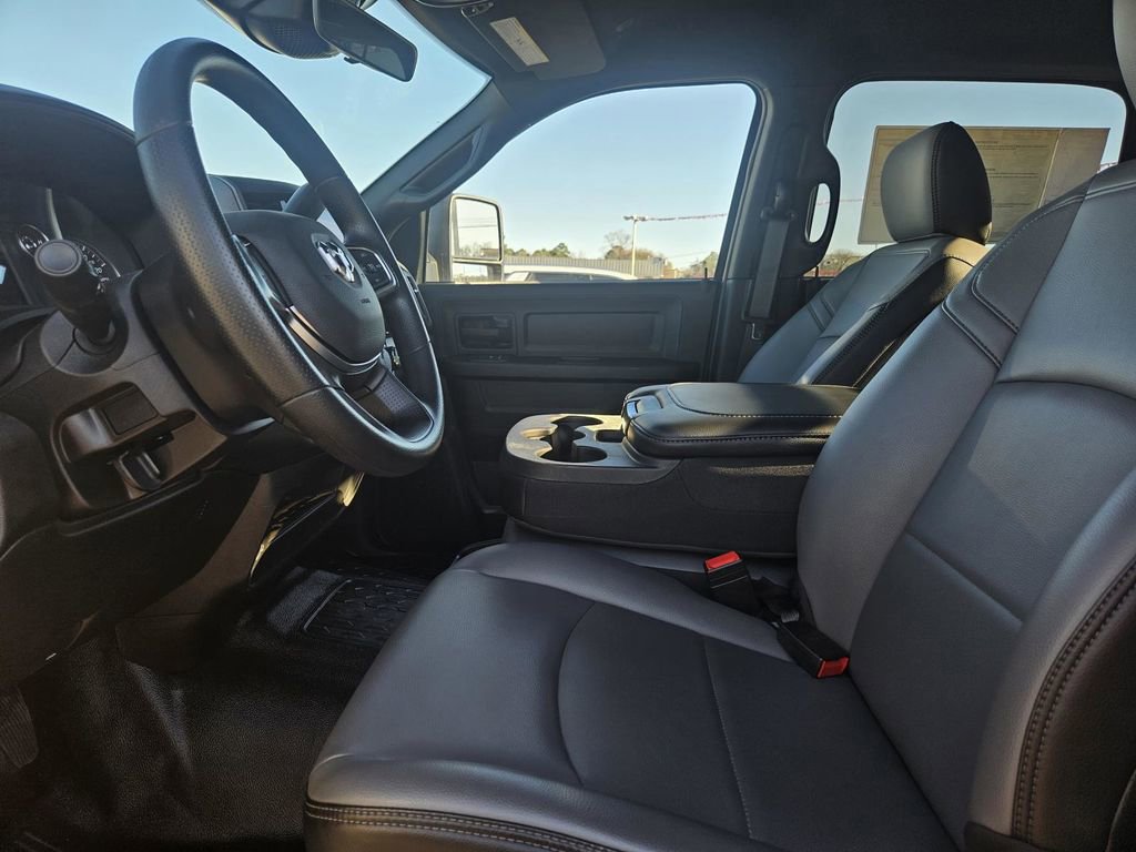 New 2026 RAM 3500 Tradesman w/ Chrome Appearance Group image 16