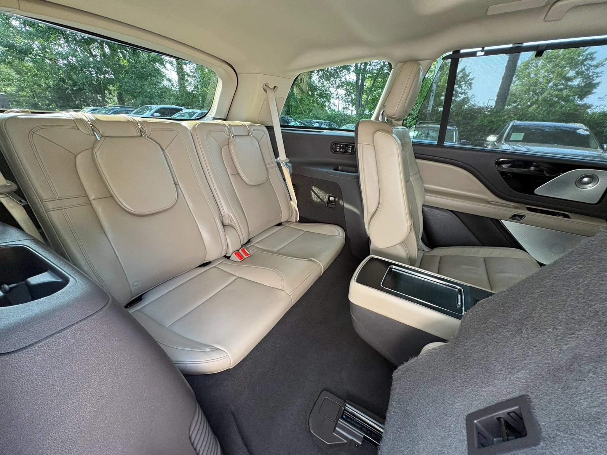 Used 2020 Lincoln Aviator Reserve w/ Equipment Group 202A AWD/4WD image 24