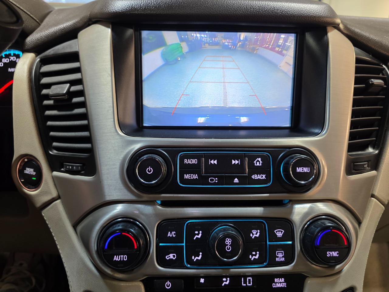 Used 2018 GMC Yukon XL Denali w/ Denali Ultimate Package AWD/4WD image 37