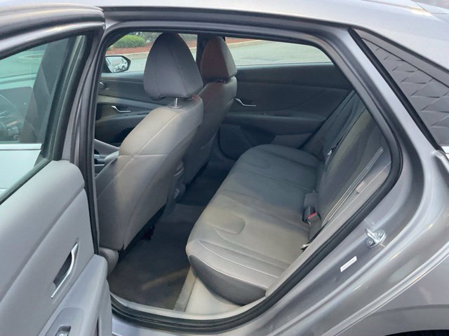 Used 2025 Hyundai Elantra SEL FWD image 12