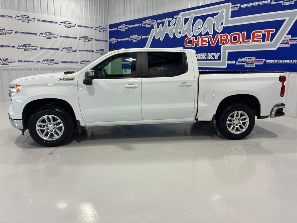 Used 2025 Chevrolet Silverado 1500 LT AWD/4WD image 3