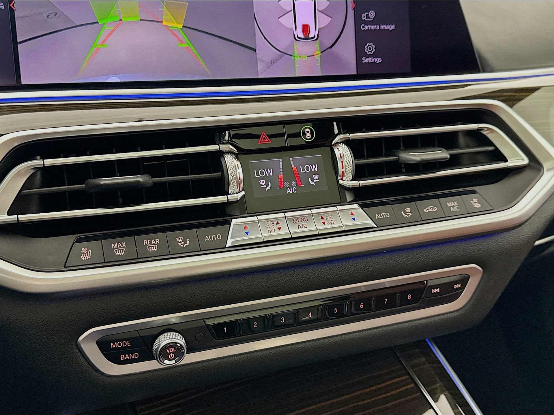 Used 2019 BMW X5 xDrive50i w/ M Sport Package AWD/4WD image 17