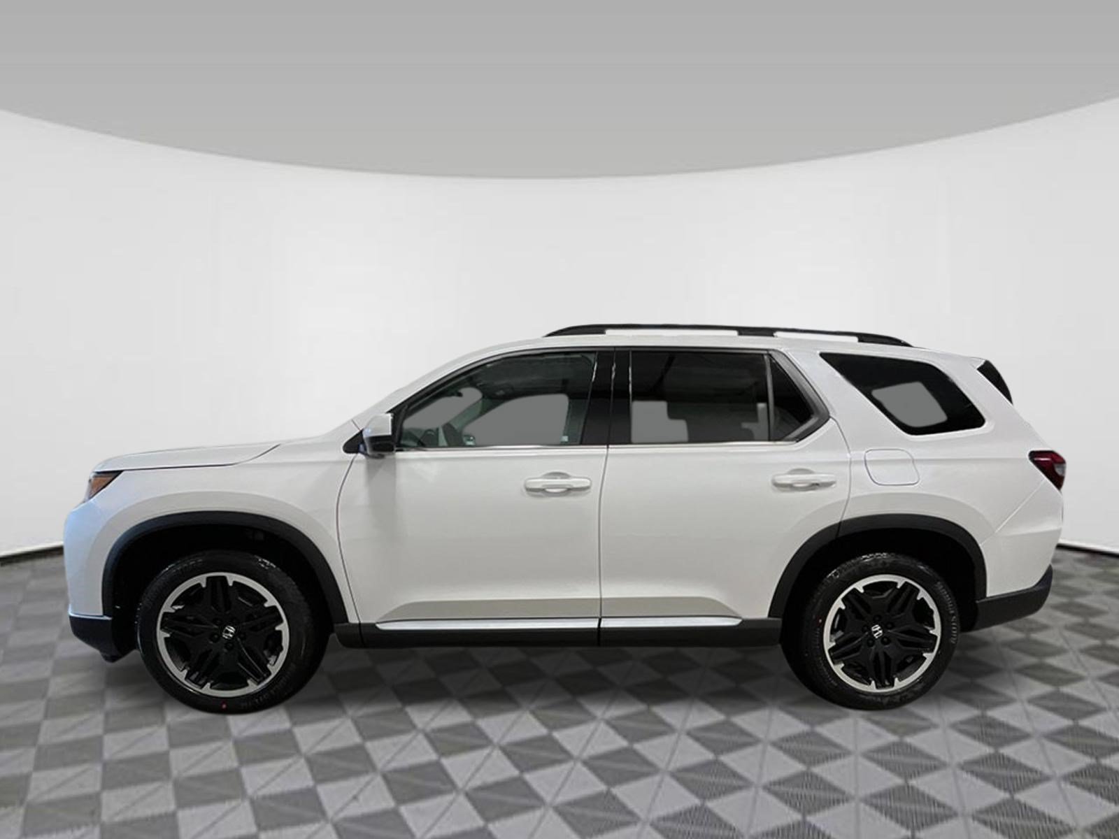 New 2026 Honda Pilot Touring image 3
