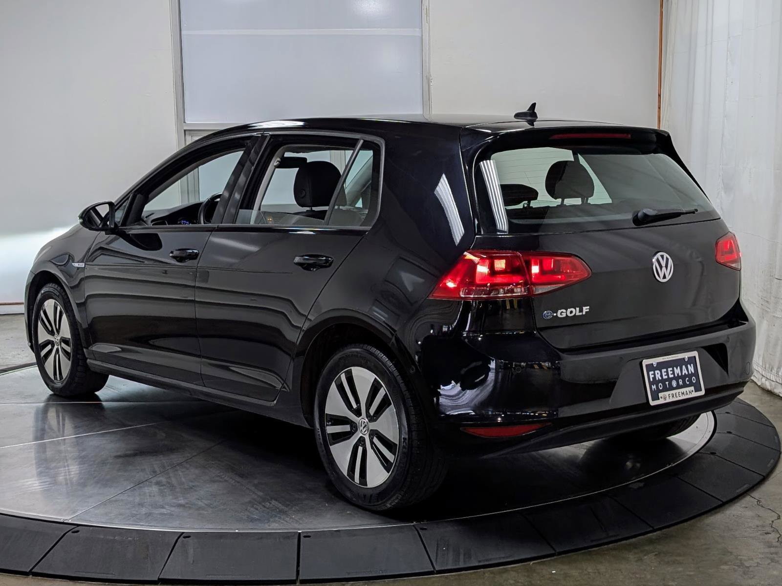 Used 2016 Volkswagen e-Golf SEL Premium w/ Driver Assistance Package FWD image 7