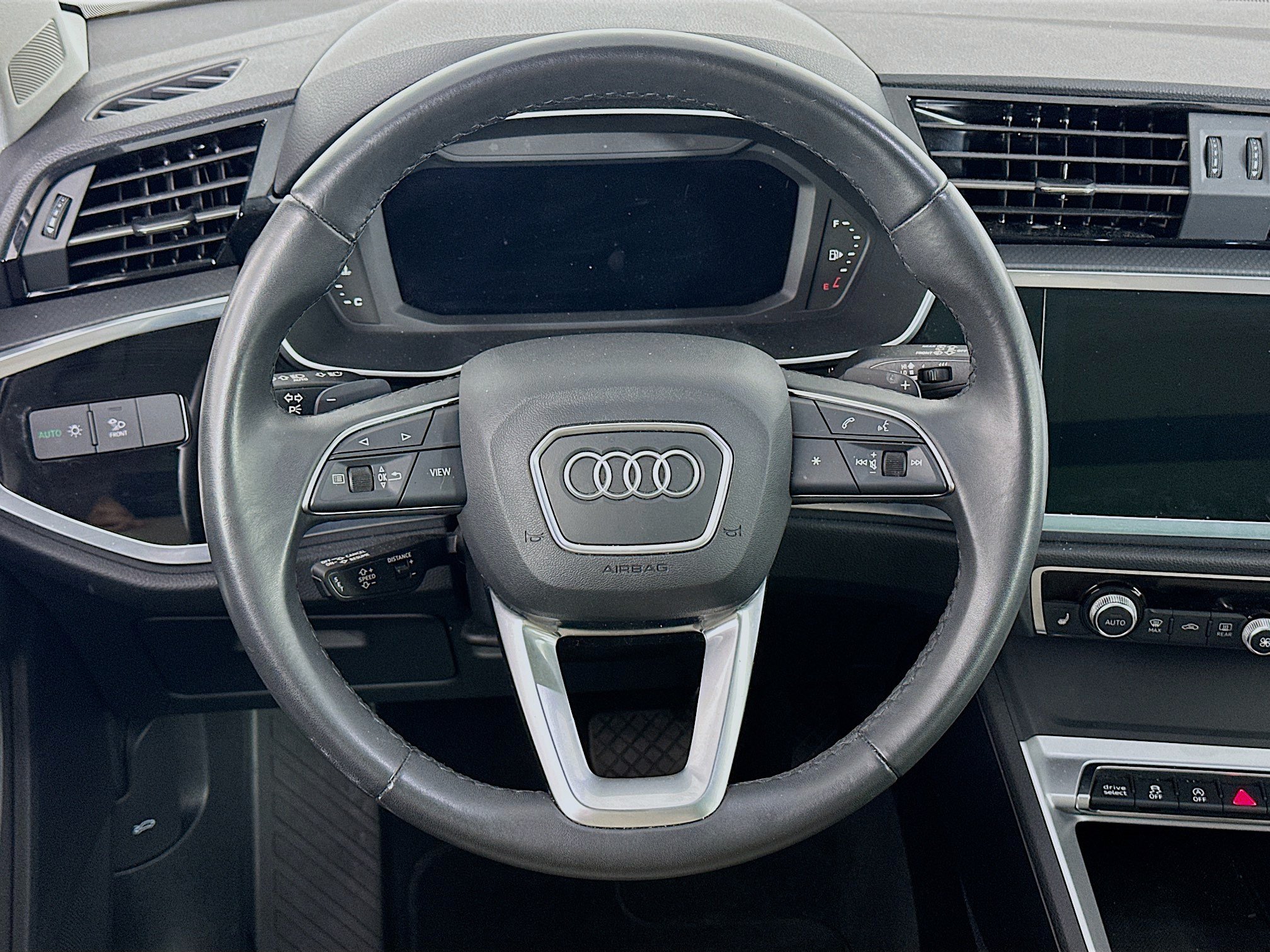 Used 2025 Audi Q3 2.0T Premium AWD/4WD image 18