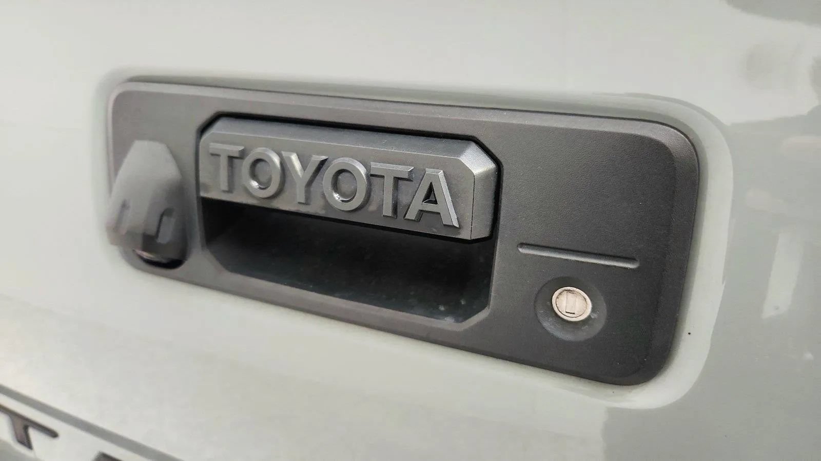 Used 2023 Toyota Tacoma TRD Off-Road AWD/4WD image 33