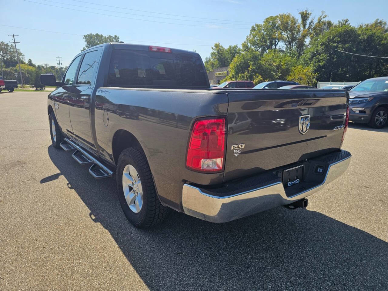 Used 2020 RAM 1500 Classic SLT image 3