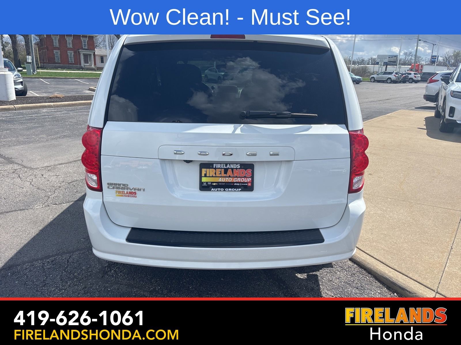 Used 2017 Dodge Grand Caravan SE FWD image 3